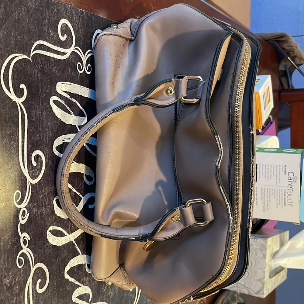 Purse - Picture 2 of 3